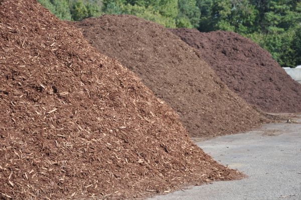 Brown Mulch Delivery in Delray Beach